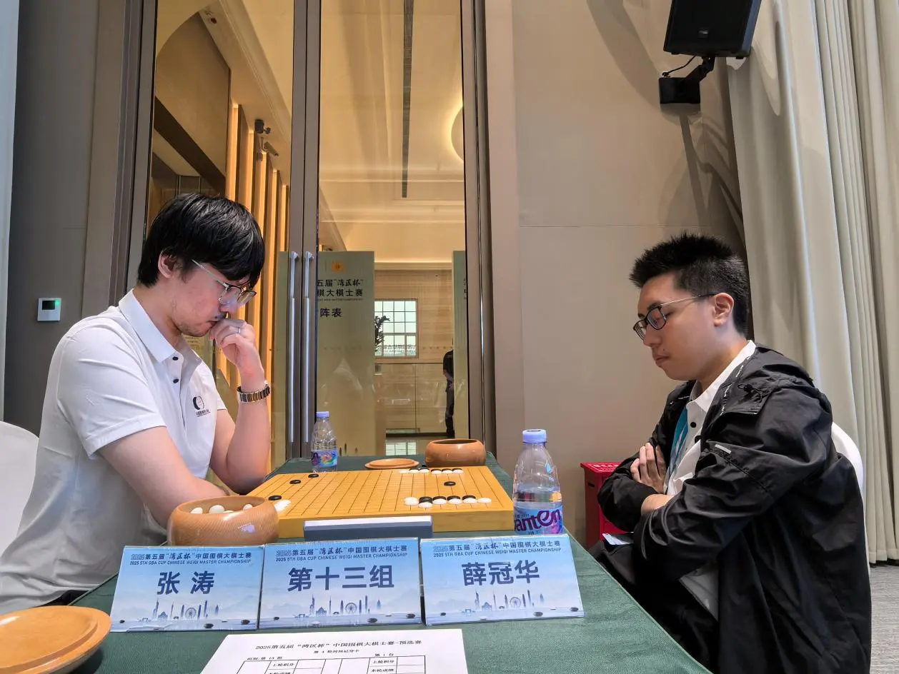 硬着头皮消, 黑大块棋亦, 攻击与逃孤